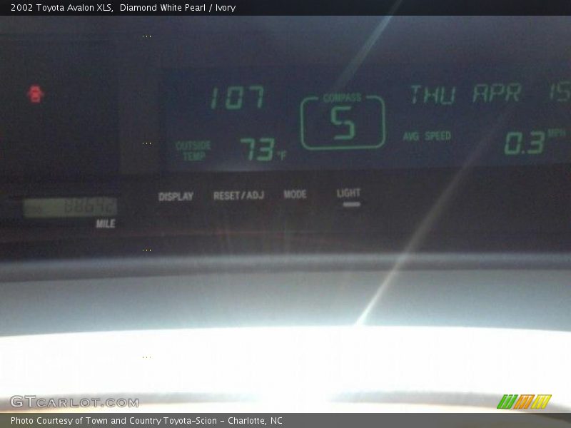 Diamond White Pearl / Ivory 2002 Toyota Avalon XLS