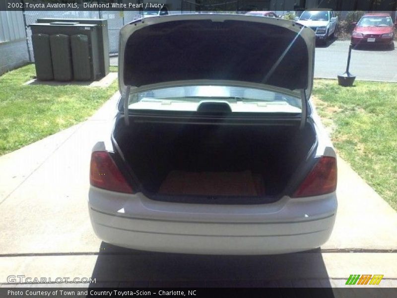 Diamond White Pearl / Ivory 2002 Toyota Avalon XLS