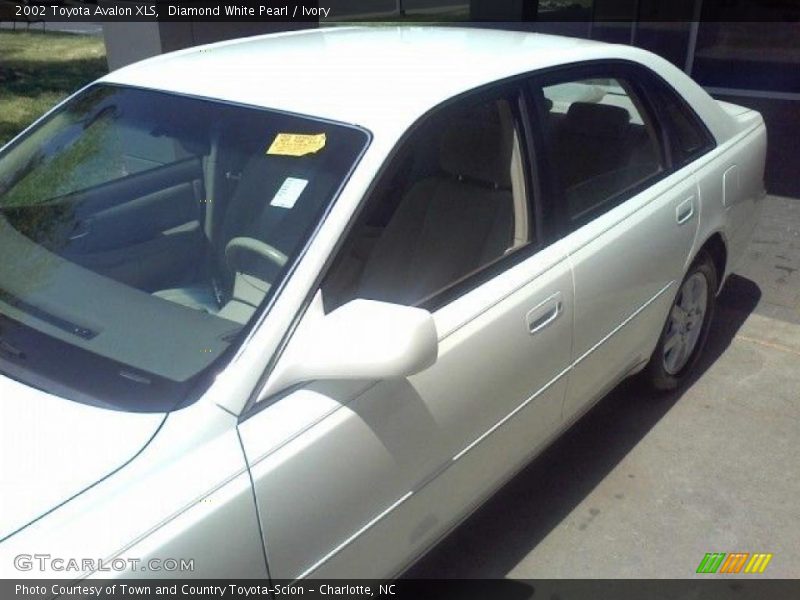 Diamond White Pearl / Ivory 2002 Toyota Avalon XLS