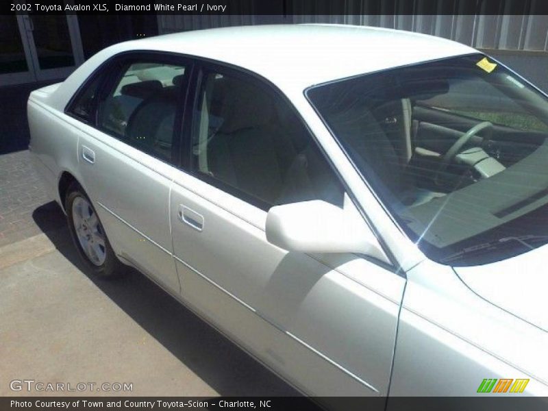 Diamond White Pearl / Ivory 2002 Toyota Avalon XLS