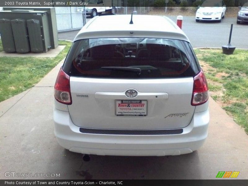 Super White / Dark Gray 2003 Toyota Matrix