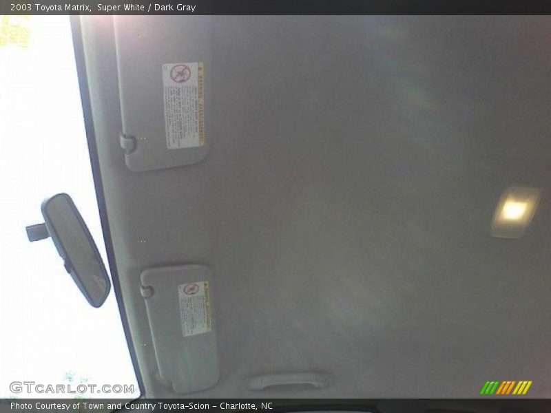 Super White / Dark Gray 2003 Toyota Matrix