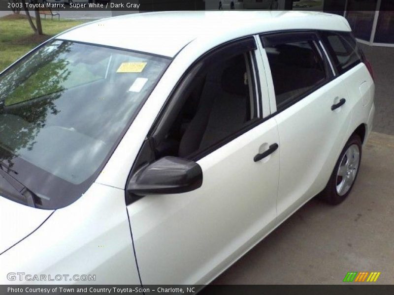 Super White / Dark Gray 2003 Toyota Matrix