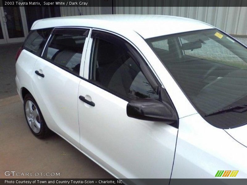 Super White / Dark Gray 2003 Toyota Matrix