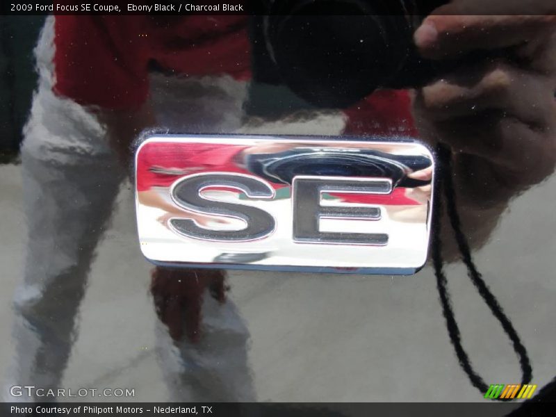 Ebony Black / Charcoal Black 2009 Ford Focus SE Coupe