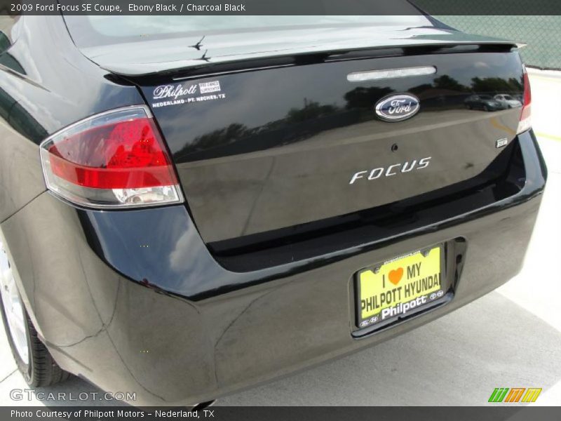 Ebony Black / Charcoal Black 2009 Ford Focus SE Coupe