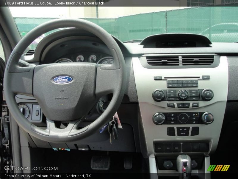 Ebony Black / Charcoal Black 2009 Ford Focus SE Coupe