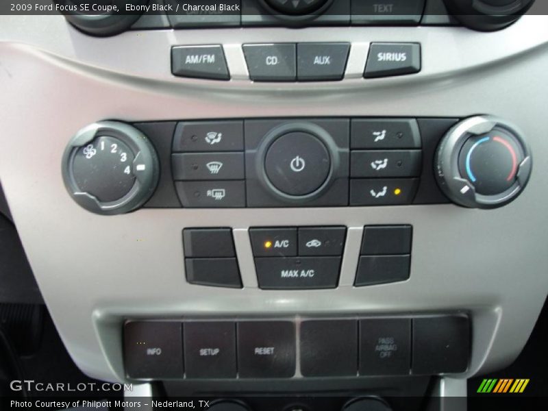 Ebony Black / Charcoal Black 2009 Ford Focus SE Coupe