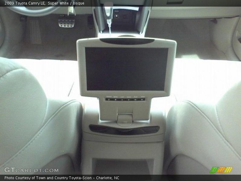 Super White / Bisque 2009 Toyota Camry LE