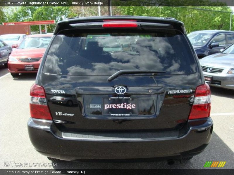 Black / Ivory Beige 2007 Toyota Highlander Limited 4WD