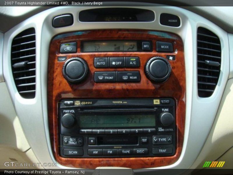 Black / Ivory Beige 2007 Toyota Highlander Limited 4WD