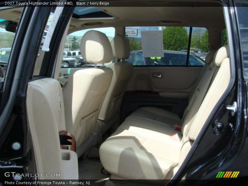 Black / Ivory Beige 2007 Toyota Highlander Limited 4WD