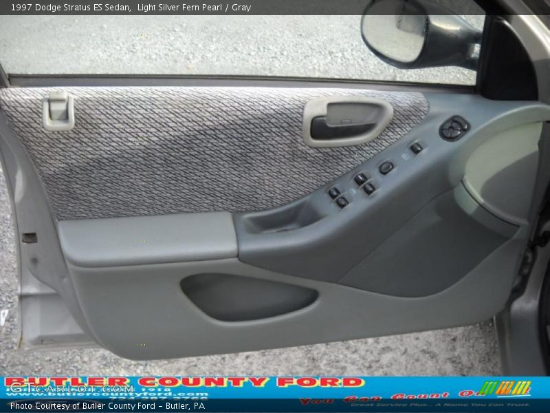 Light Silver Fern Pearl / Gray 1997 Dodge Stratus ES Sedan