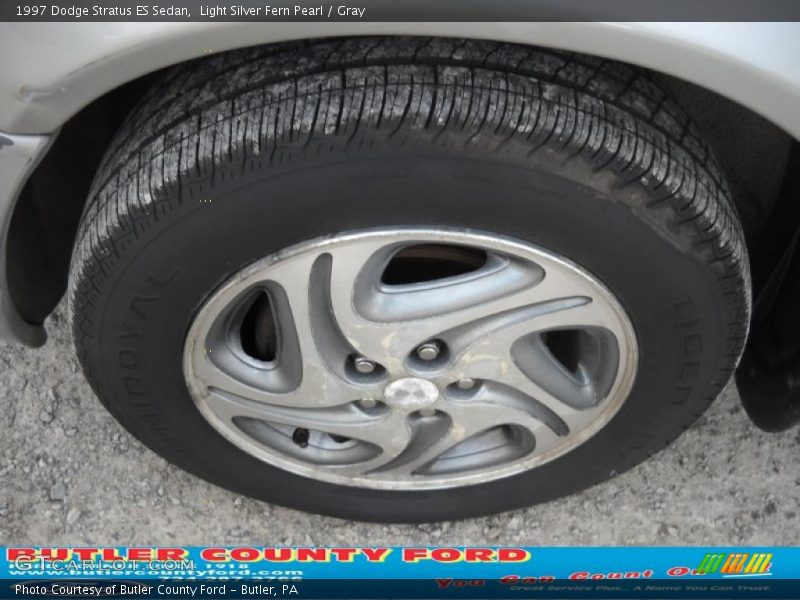 Light Silver Fern Pearl / Gray 1997 Dodge Stratus ES Sedan