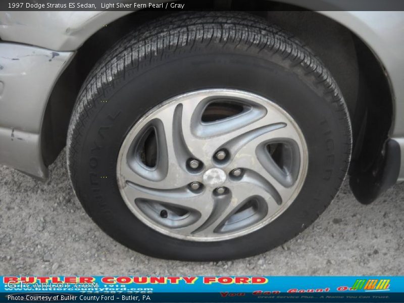 Light Silver Fern Pearl / Gray 1997 Dodge Stratus ES Sedan