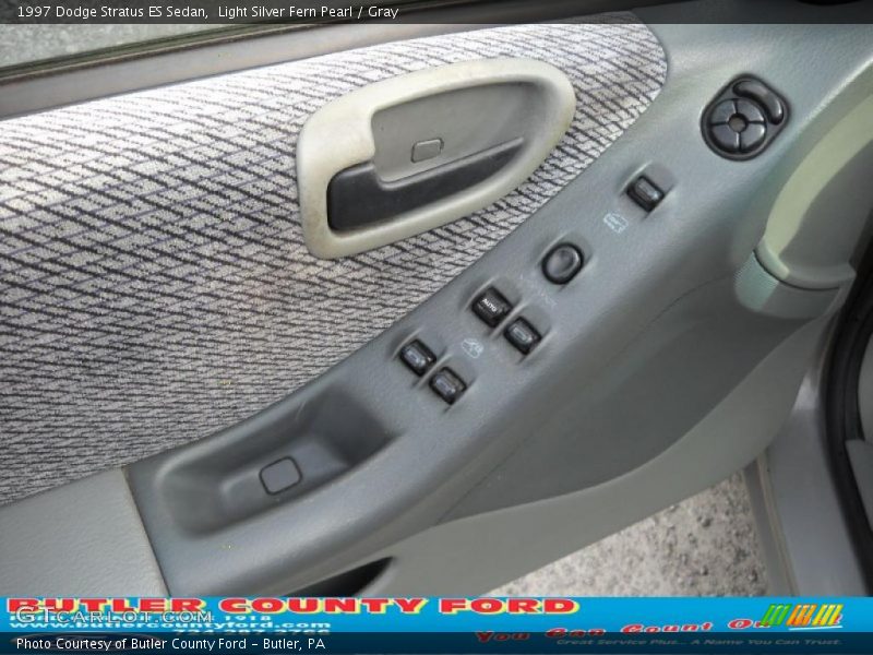 Light Silver Fern Pearl / Gray 1997 Dodge Stratus ES Sedan