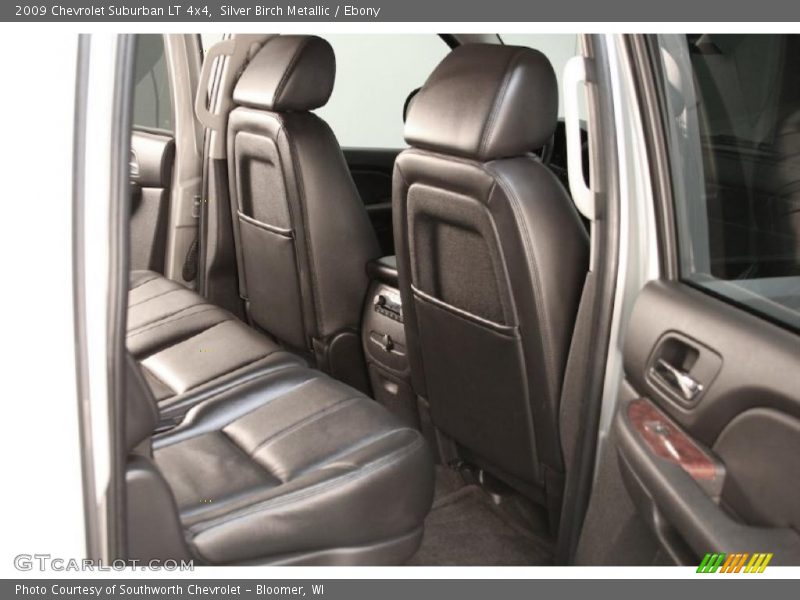 Silver Birch Metallic / Ebony 2009 Chevrolet Suburban LT 4x4