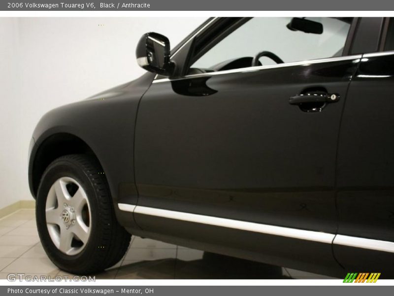 Black / Anthracite 2006 Volkswagen Touareg V6