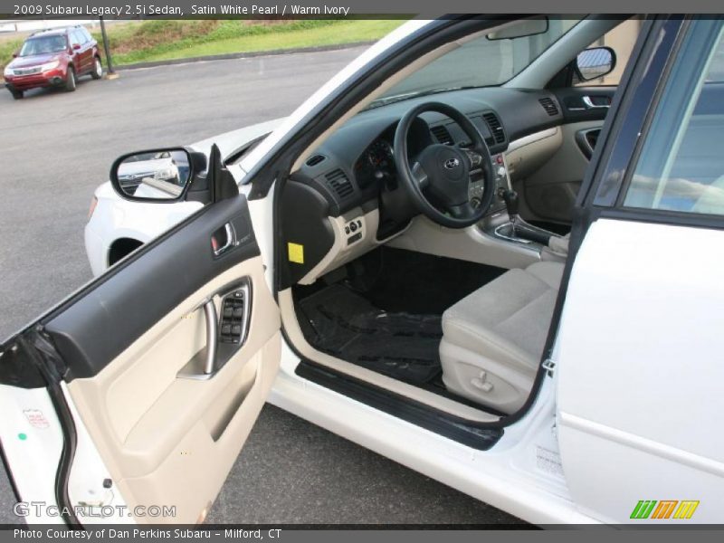 Satin White Pearl / Warm Ivory 2009 Subaru Legacy 2.5i Sedan