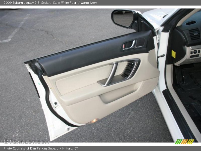 Satin White Pearl / Warm Ivory 2009 Subaru Legacy 2.5i Sedan