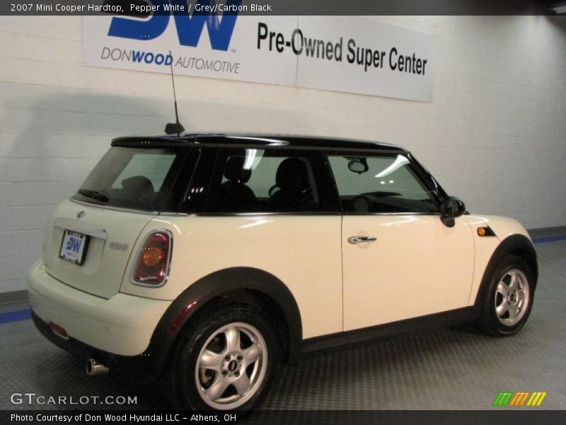 Pepper White / Grey/Carbon Black 2007 Mini Cooper Hardtop