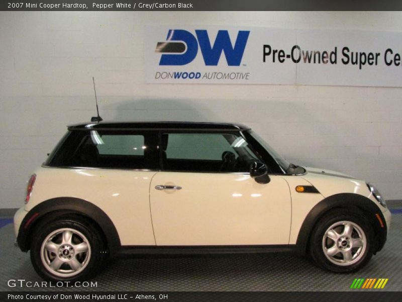 Pepper White / Grey/Carbon Black 2007 Mini Cooper Hardtop