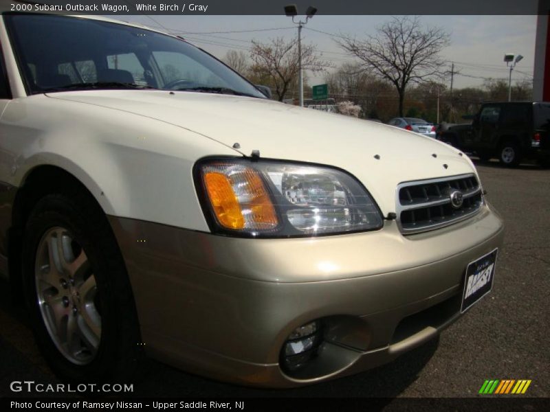 White Birch / Gray 2000 Subaru Outback Wagon