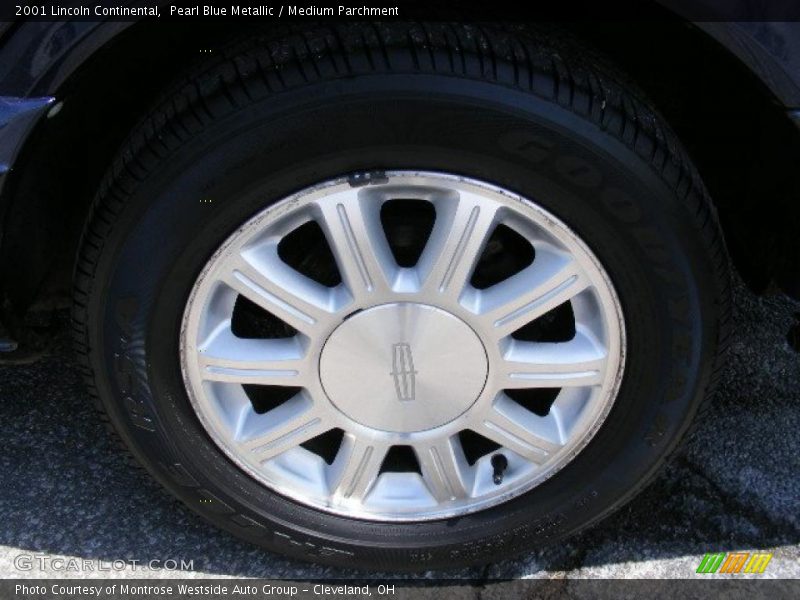 Pearl Blue Metallic / Medium Parchment 2001 Lincoln Continental