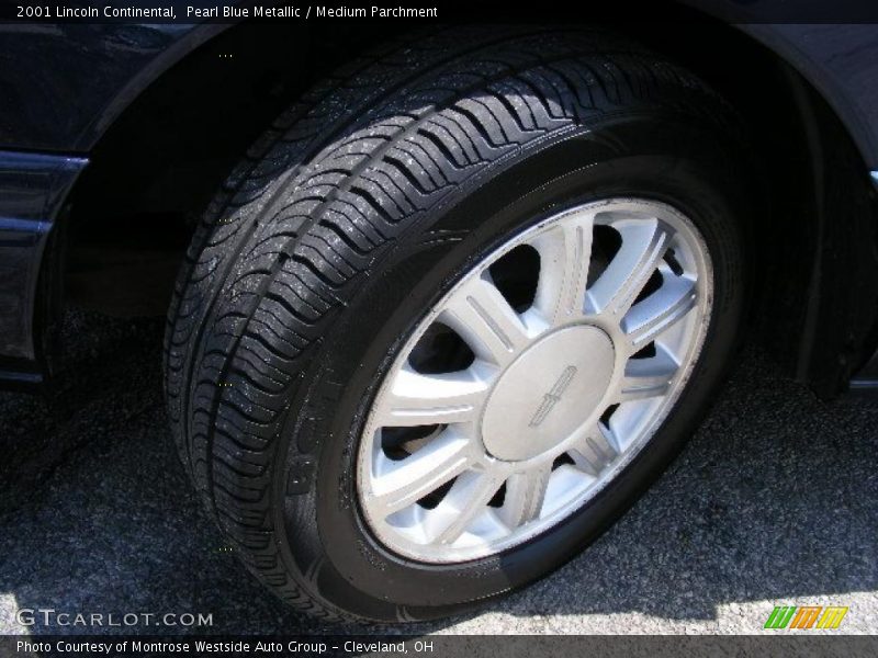 Pearl Blue Metallic / Medium Parchment 2001 Lincoln Continental