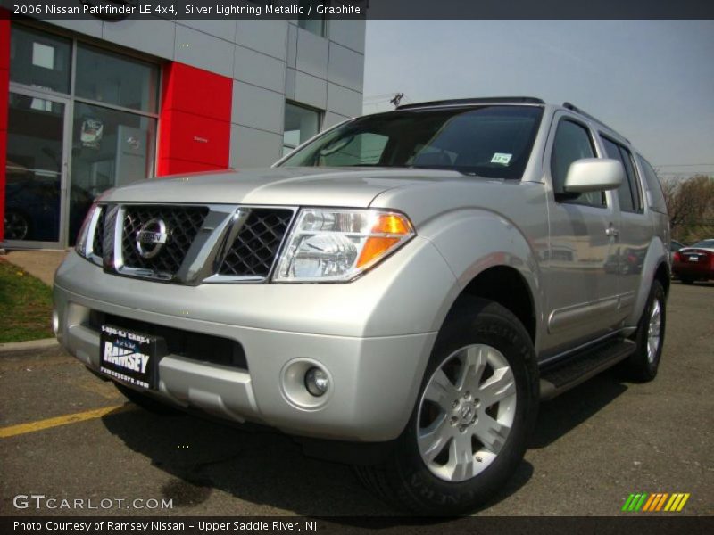 Silver Lightning Metallic / Graphite 2006 Nissan Pathfinder LE 4x4