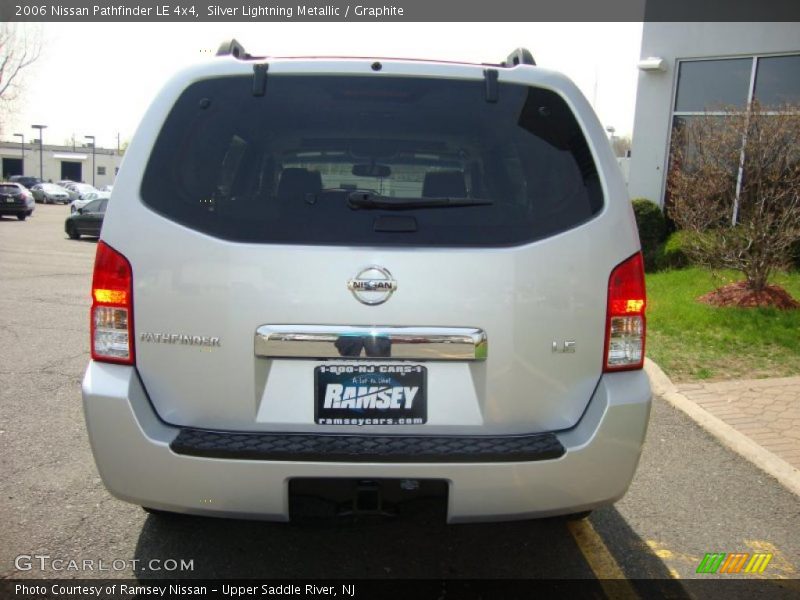 Silver Lightning Metallic / Graphite 2006 Nissan Pathfinder LE 4x4