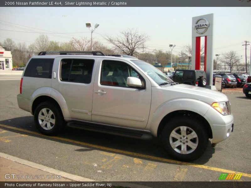 Silver Lightning Metallic / Graphite 2006 Nissan Pathfinder LE 4x4