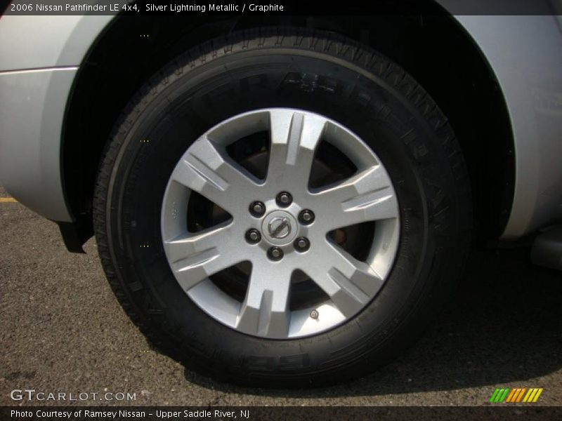 Silver Lightning Metallic / Graphite 2006 Nissan Pathfinder LE 4x4