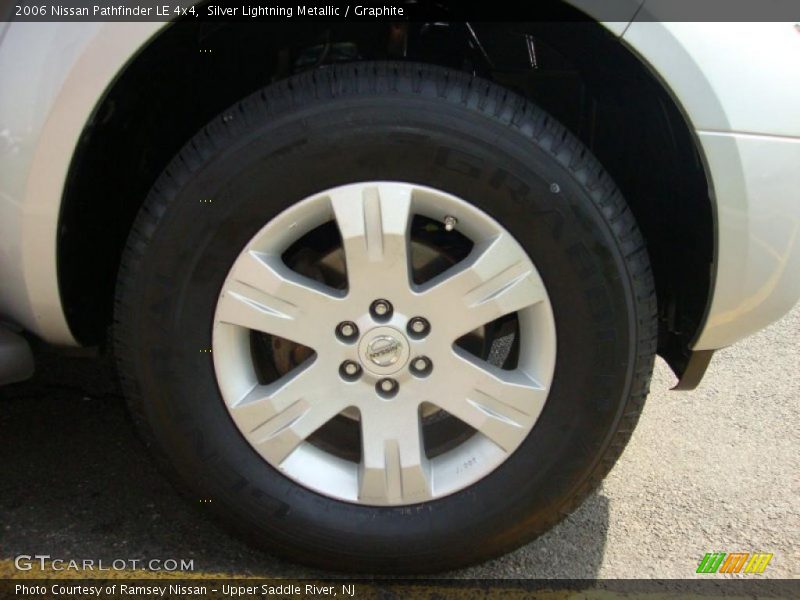 Silver Lightning Metallic / Graphite 2006 Nissan Pathfinder LE 4x4