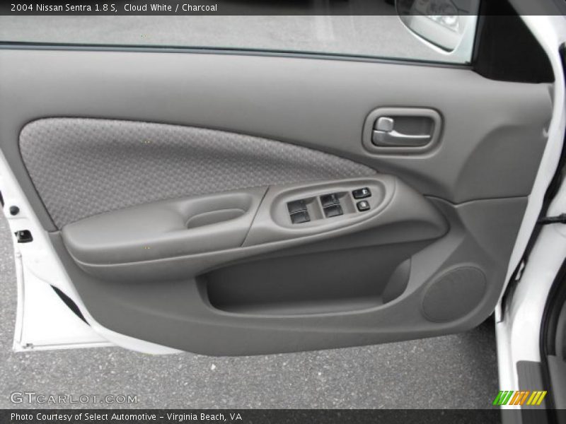Cloud White / Charcoal 2004 Nissan Sentra 1.8 S