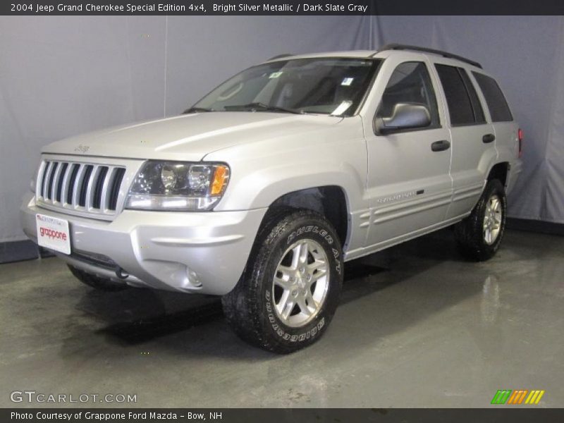 Bright Silver Metallic / Dark Slate Gray 2004 Jeep Grand Cherokee Special Edition 4x4