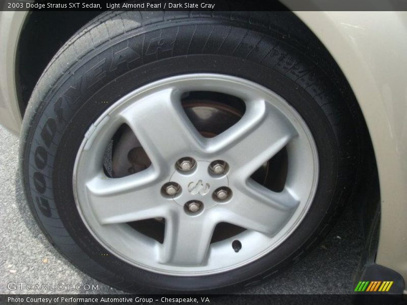 Light Almond Pearl / Dark Slate Gray 2003 Dodge Stratus SXT Sedan