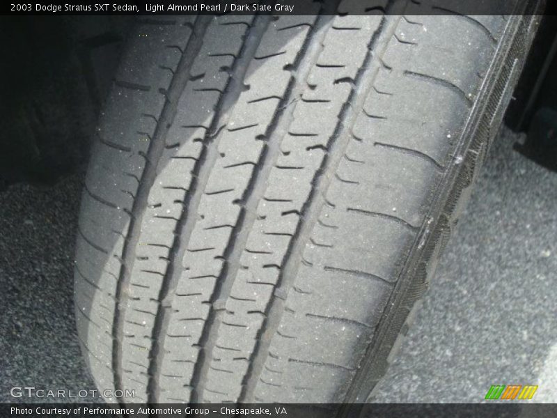 Light Almond Pearl / Dark Slate Gray 2003 Dodge Stratus SXT Sedan
