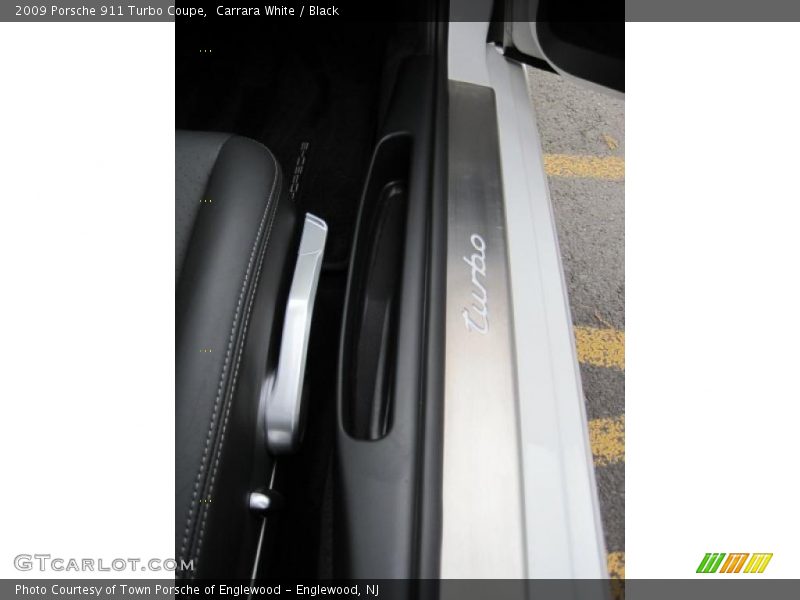 Carrara White / Black 2009 Porsche 911 Turbo Coupe