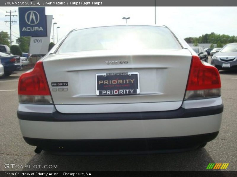 Silver Metallic / Taupe/Light Taupe 2004 Volvo S60 2.4