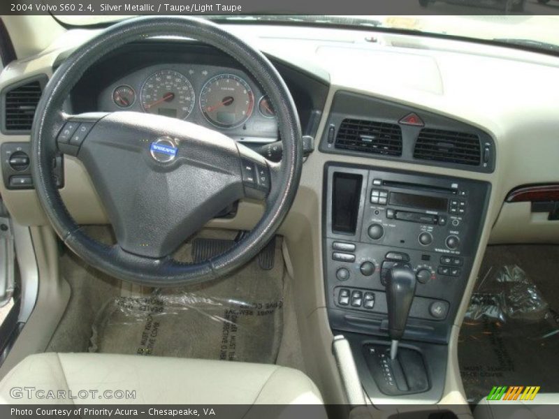 Silver Metallic / Taupe/Light Taupe 2004 Volvo S60 2.4