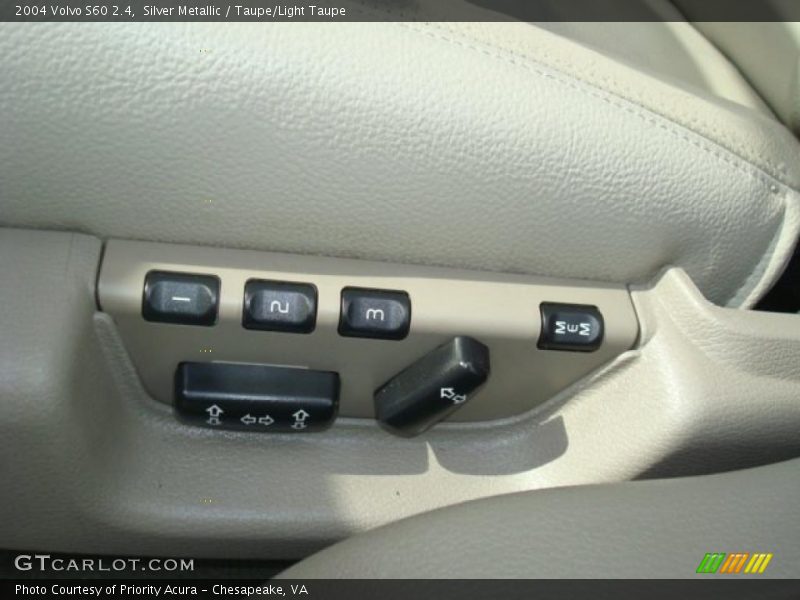 Silver Metallic / Taupe/Light Taupe 2004 Volvo S60 2.4