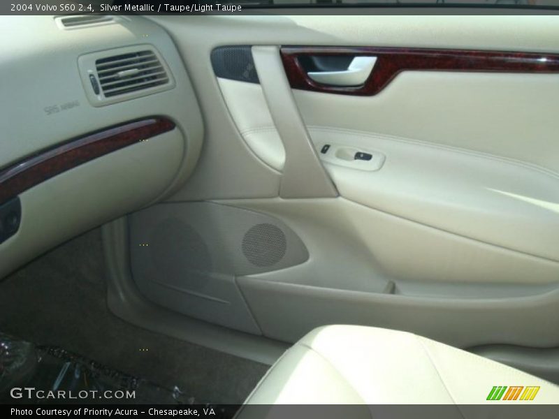 Silver Metallic / Taupe/Light Taupe 2004 Volvo S60 2.4