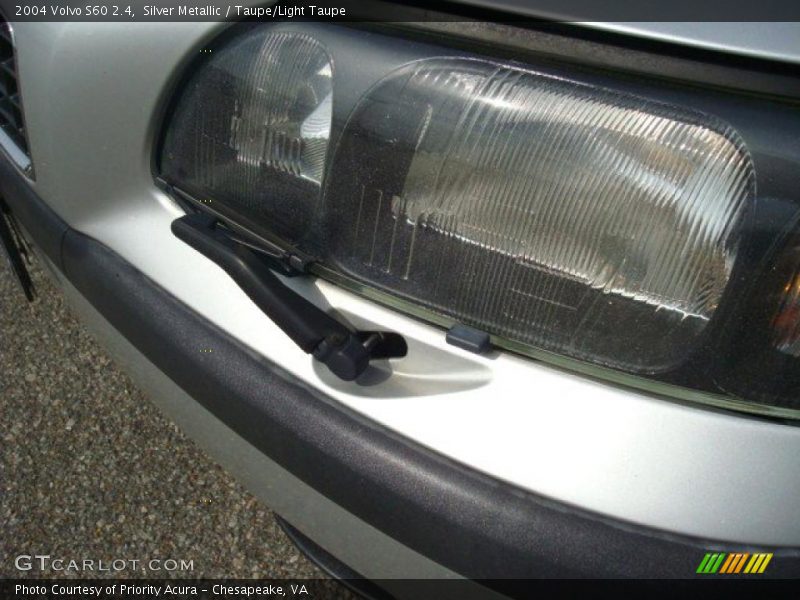 Silver Metallic / Taupe/Light Taupe 2004 Volvo S60 2.4