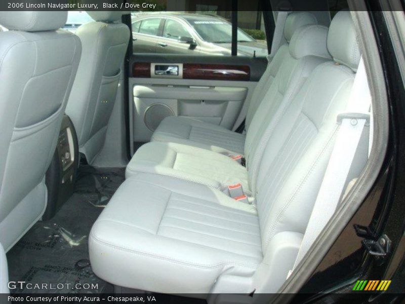 Black / Dove Grey 2006 Lincoln Navigator Luxury