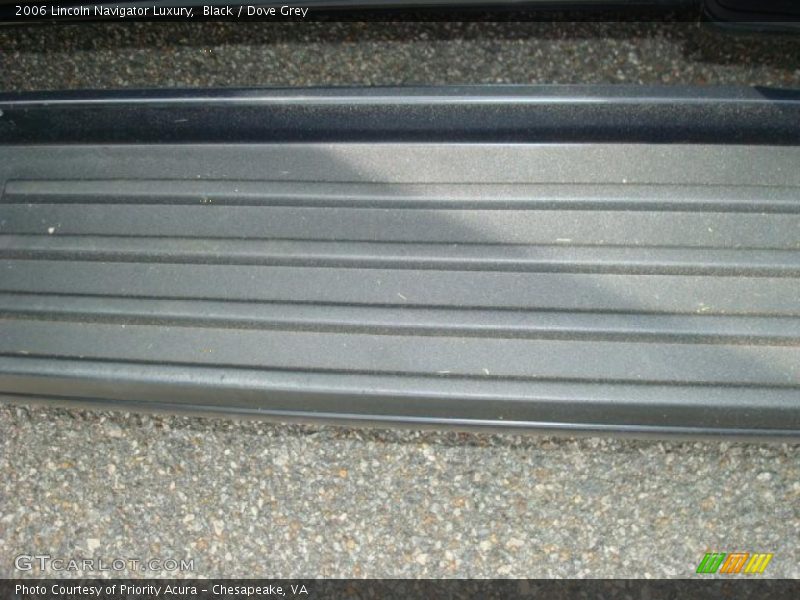 Black / Dove Grey 2006 Lincoln Navigator Luxury