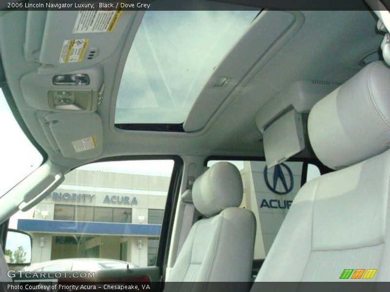 Black / Dove Grey 2006 Lincoln Navigator Luxury