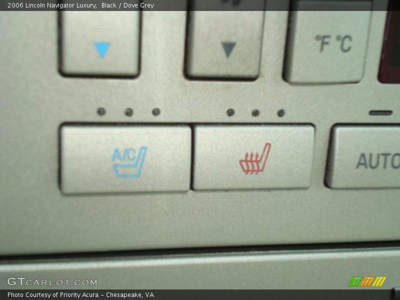 Black / Dove Grey 2006 Lincoln Navigator Luxury