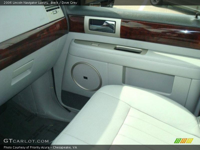 Black / Dove Grey 2006 Lincoln Navigator Luxury