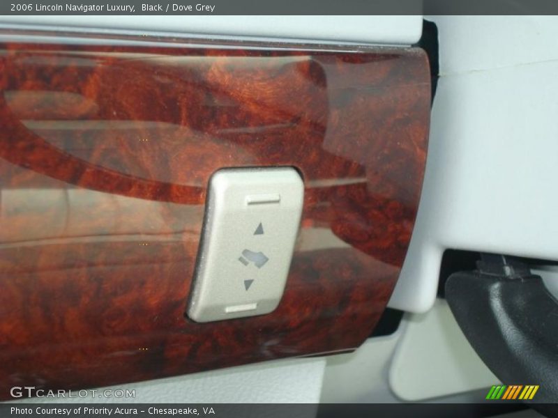 Black / Dove Grey 2006 Lincoln Navigator Luxury